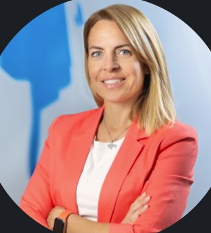 Mateja Dominko, univ. dipl. kom